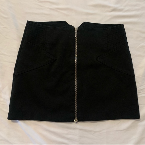 BCBGeneration Dresses & Skirts - BCBG I BLACK ZIP UP SKIRT